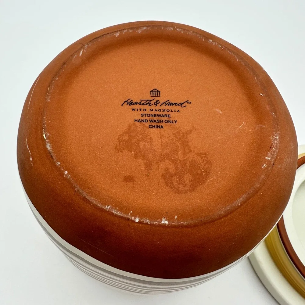 Hearth‎ and Home with Magnolia Stoneware Canister with Ribs (Medium Size)